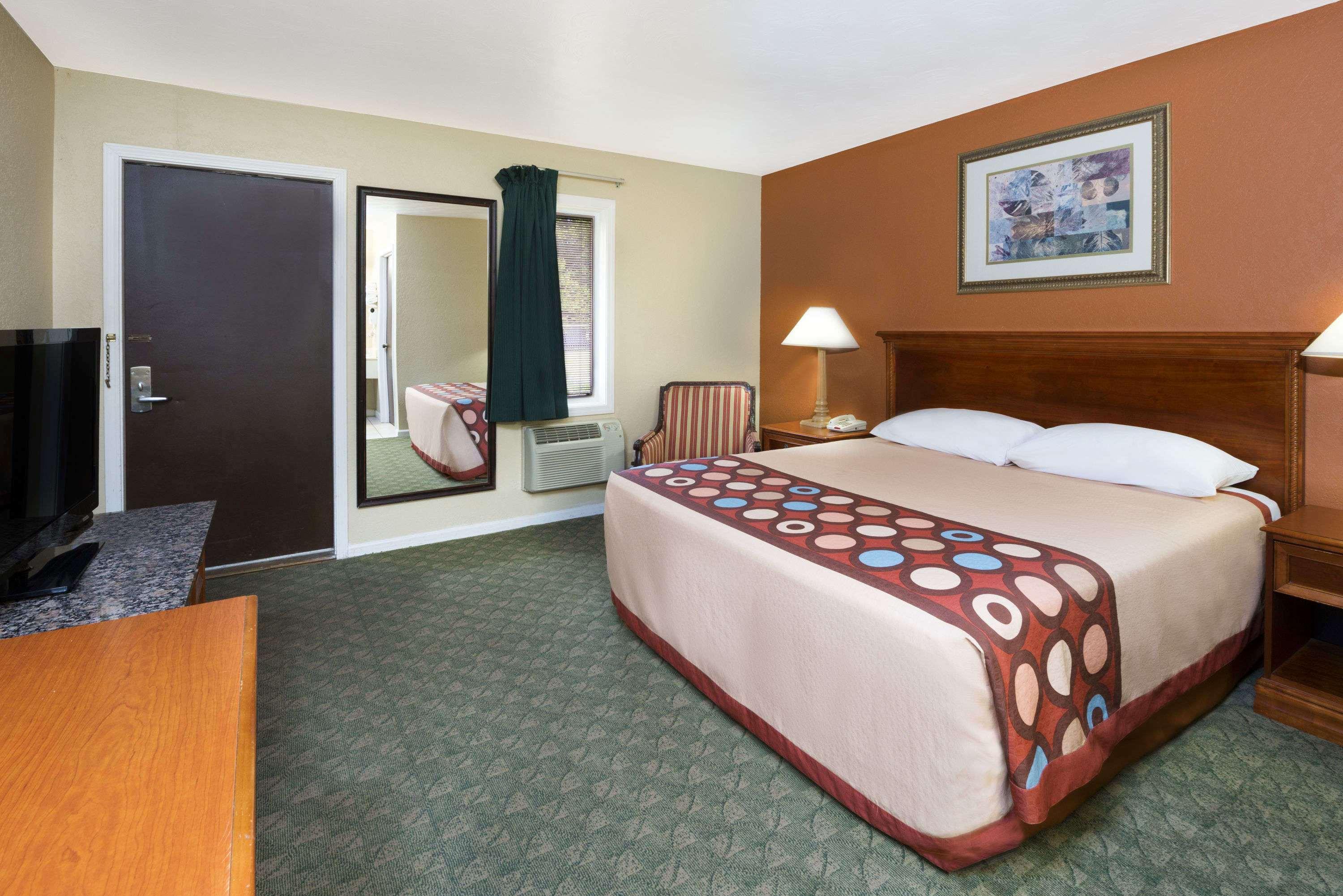 Super 8 By Wyndham Taylorville Il Buitenkant foto